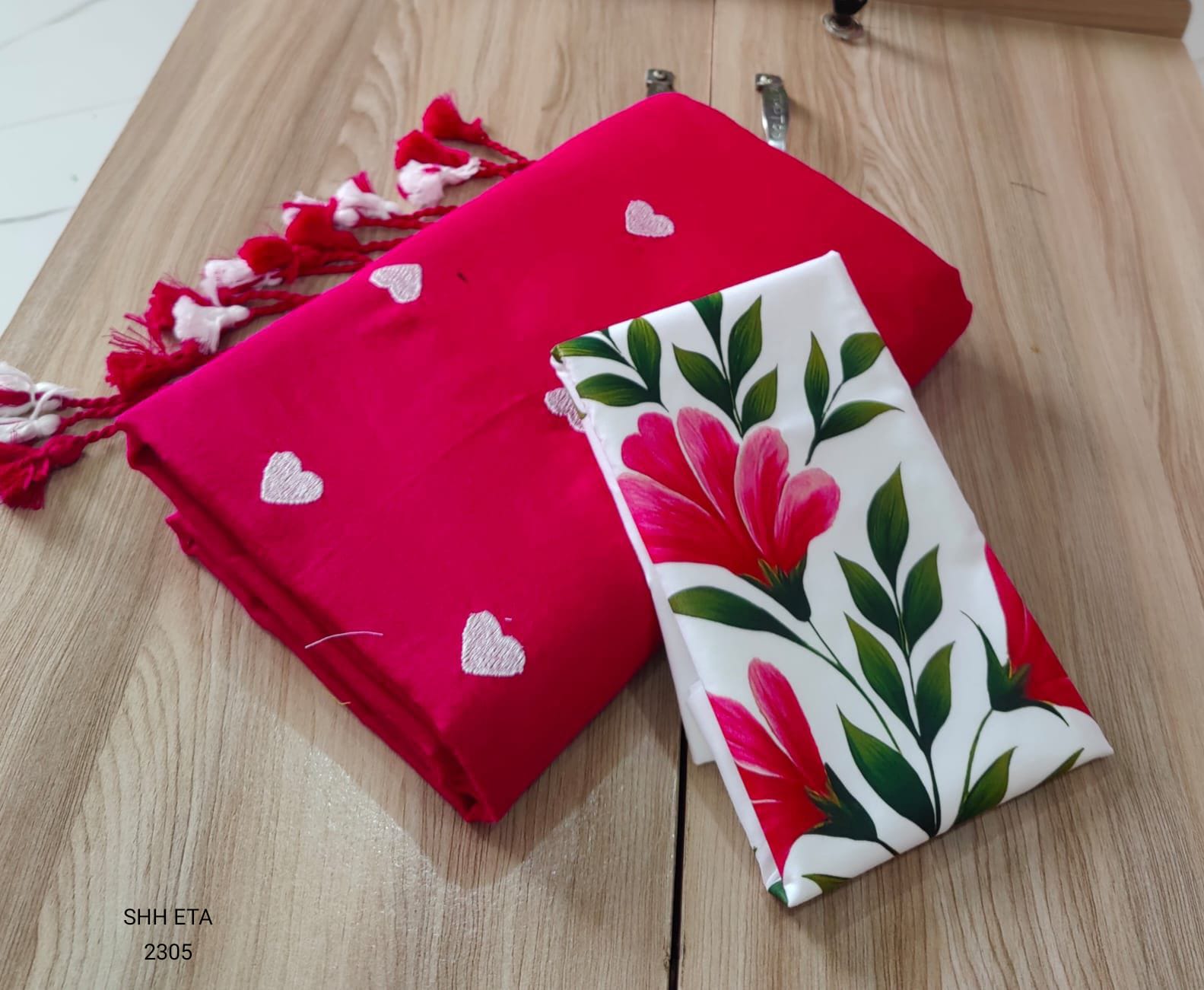 Heart Embroidery Mul Cotton Handloom Saree